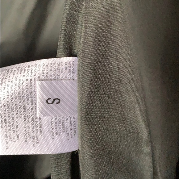 NEW Modfitters Army Green Puffer Vest with Hood - Picture 4 of 4